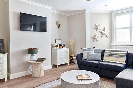 Calm, peaceful, white house, Bournemouth- filming photoshoot location-09