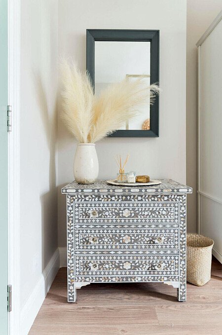 Calm, peaceful, white house, Bournemouth- filming photoshoot location-12