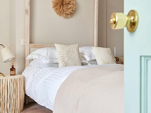 Calm, peaceful, white house, Bournemouth- filming photoshoot location-14