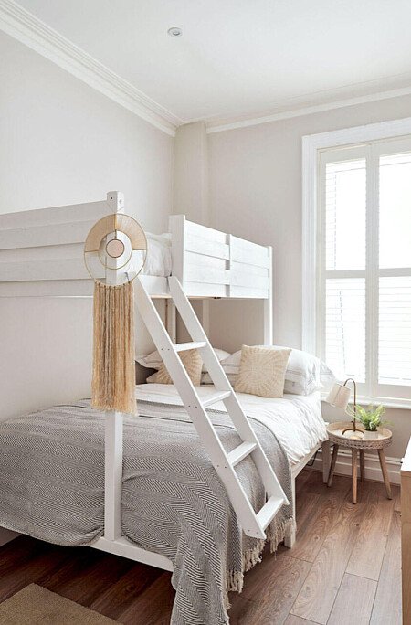 Calm, peaceful, white house, Bournemouth- filming photoshoot location-17