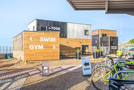 Beachfront swimming pool - Filming Photoshoot Locations-08