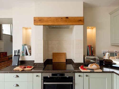 Exposed ceiling beams- GU32-  filming photoshoot location-08