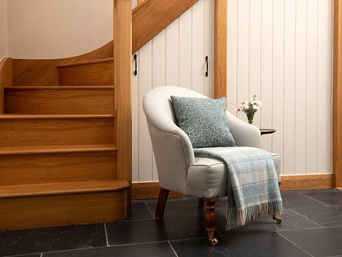 Exposed ceiling beams- GU32-  filming photoshoot location-14