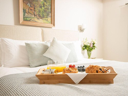 Exposed ceiling beams- GU32-  filming photoshoot location-21