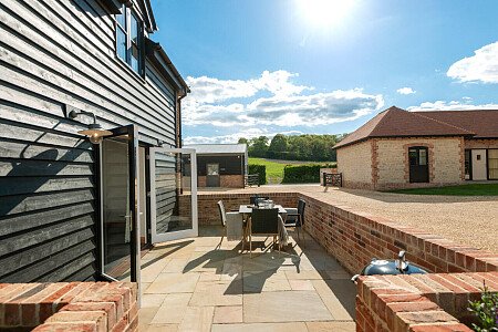 Exposed ceiling beams- GU32-  filming photoshoot location-27