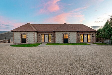 Exposed ceiling beams- GU32-  filming photoshoot location-31