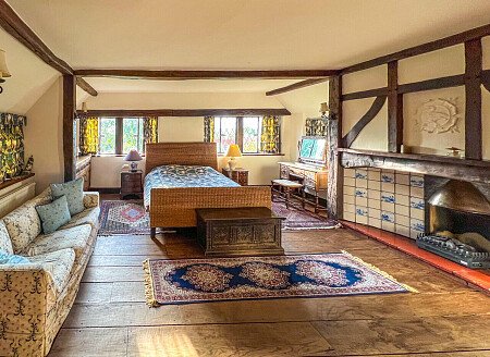 Original features- Surrey-  filming photoshoot location-01