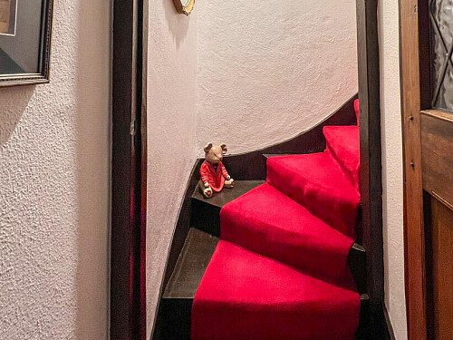 Original features- Surrey-  filming photoshoot location-17