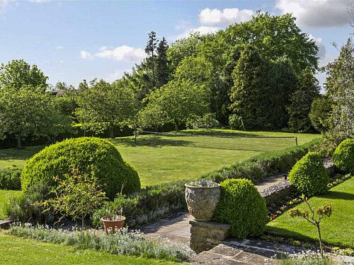 Original features- Surrey-  filming photoshoot location-26