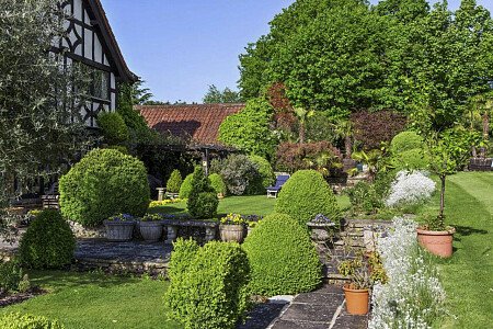 Original features- Surrey-  filming photoshoot location-34