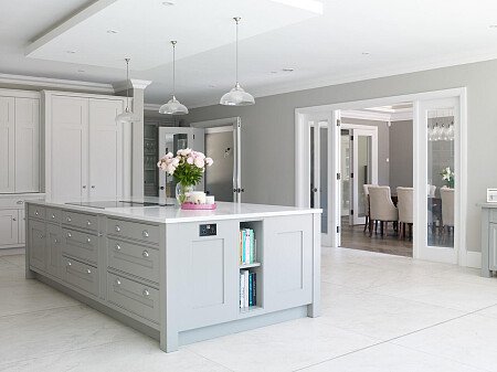 Clinical decor, vast land  - Filming Photoshoot Locations-14