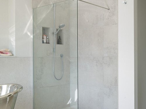 Clinical decor, vast land  - Filming Photoshoot Locations-64