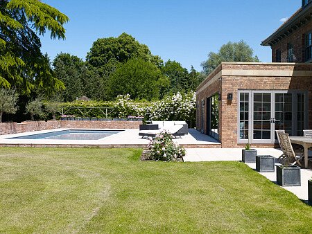 Clinical decor, vast land  - Filming Photoshoot Locations-70