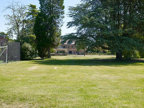 Clinical decor, vast land  - Filming Photoshoot Locations-71