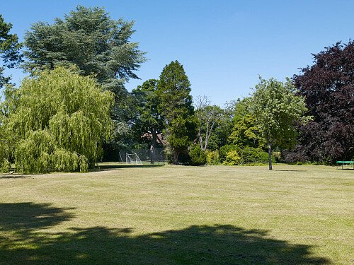 Clinical decor, vast land  - Filming Photoshoot Locations-75