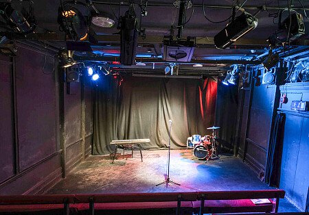 Intimate and cosy theatre- London-  filming photoshoot location-03