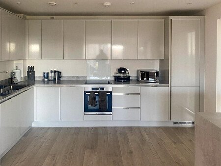 Crisp apartment with roomy terrace- - Greater London- filming photoshoot location-03