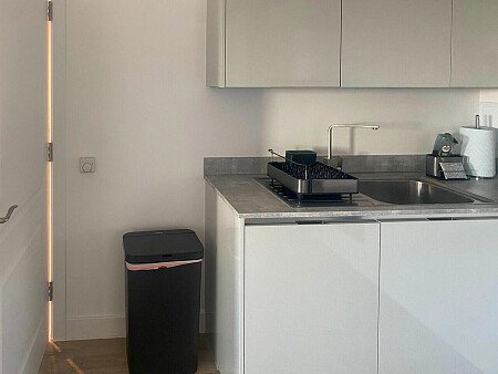 Crisp apartment with roomy terrace- - Greater London- filming photoshoot location-05