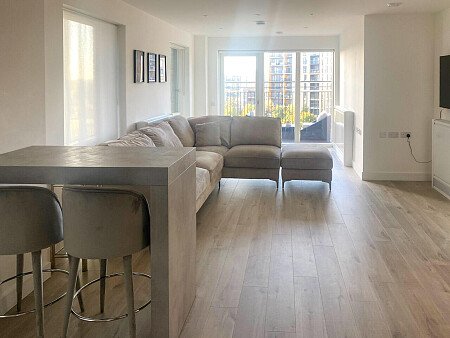 Crisp apartment with roomy terrace- - Greater London- filming photoshoot location-09