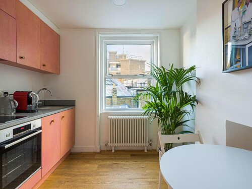 Pink sofa- London- filming photoshoot location-12