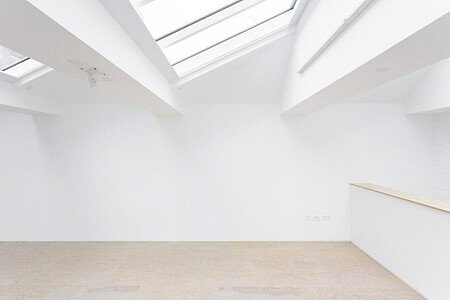 Huge ceiling window- London- filming photoshoot location-05