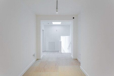 Huge ceiling window- London- filming photoshoot location-09