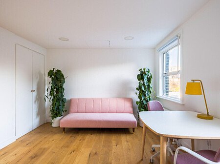 Pink sofa- London- filming photoshoot location-01