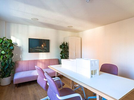 Pink sofa- London- filming photoshoot location-02