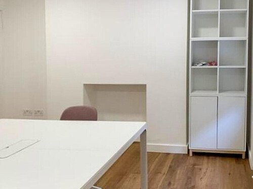 Pink sofa- London- filming photoshoot location-06