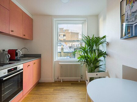 Pink sofa- London- filming photoshoot location-12