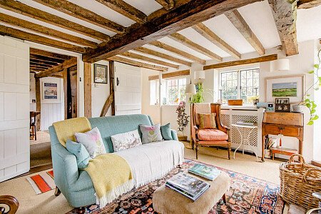 low ceiling cottage- Canterbury- filming photoshoot location-02