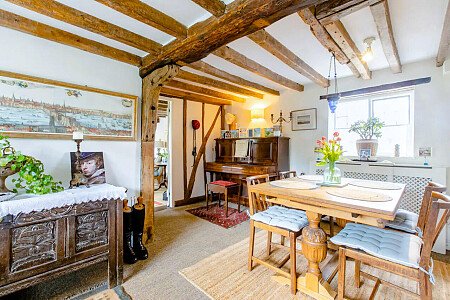 low ceiling cottage- Canterbury- filming photoshoot location-01