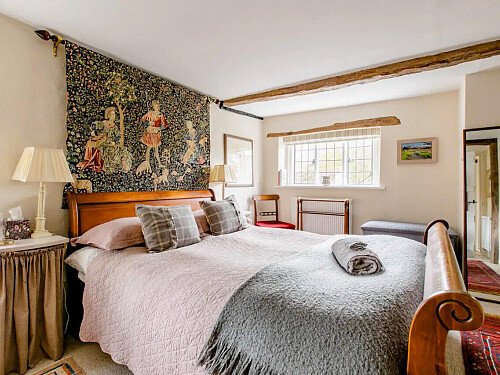 low ceiling cottage- Canterbury- filming photoshoot location-11