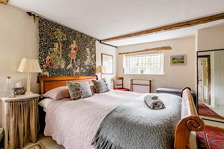 low ceiling cottage- Canterbury- filming photoshoot location-11