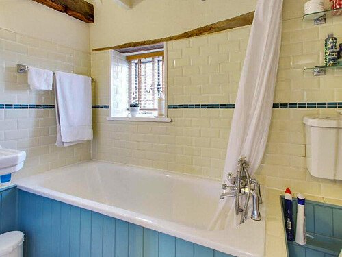 low ceiling cottage- Canterbury- filming photoshoot location-15