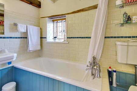 low ceiling cottage- Canterbury- filming photoshoot location-15