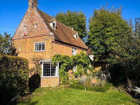 low ceiling cottage- Canterbury- filming photoshoot location-20