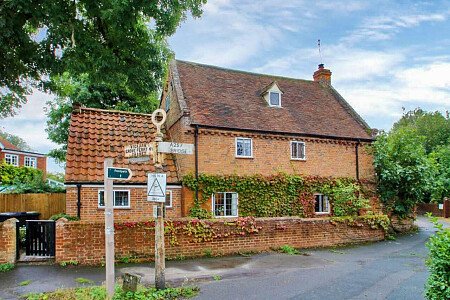 low ceiling cottage- Canterbury- filming photoshoot location-21