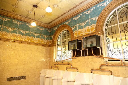 Four poster beds- London- filming photoshoot location