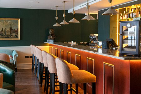 Four poster beds- London- filming photoshoot location-004