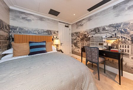 Four poster beds- London- filming photoshoot location-038