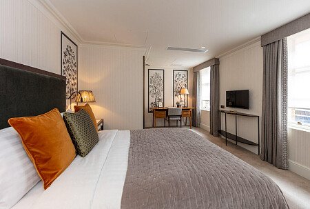 Four poster beds- London- filming photoshoot location-046