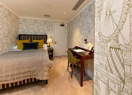 Four poster beds- London- filming photoshoot location-057