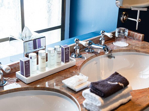 Four poster beds- London- filming photoshoot location-092