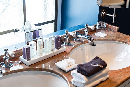 Four poster beds- London- filming photoshoot location-092