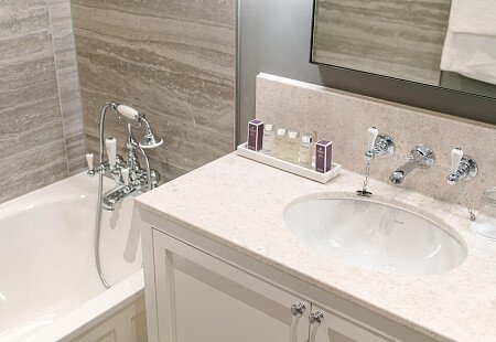 Four poster beds- London- filming photoshoot location-097