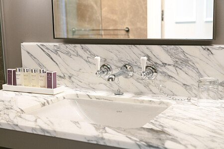 Four poster beds- London- filming photoshoot location-098