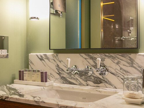 Four poster beds- London- filming photoshoot location-103