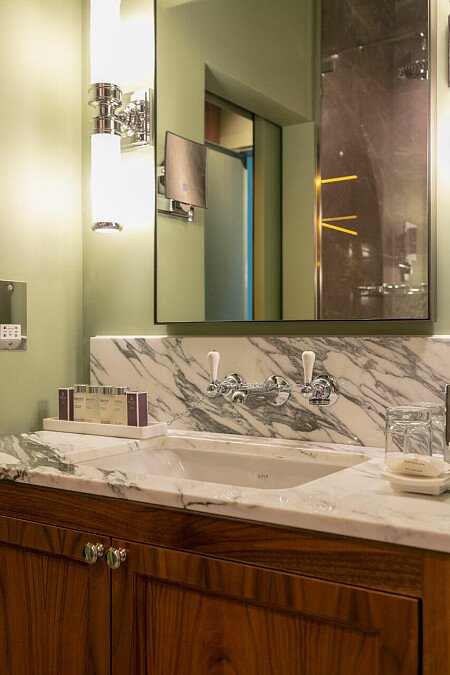 Four poster beds- London- filming photoshoot location-103