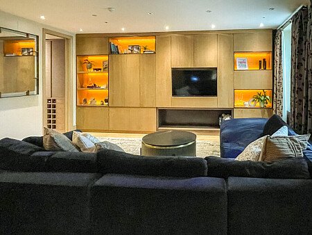 Marble bathroom - London-  filming photoshoot location-11